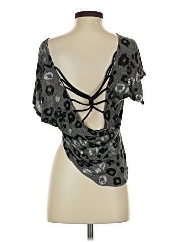 Julie's Closet Short Sleeve Top (view 2)