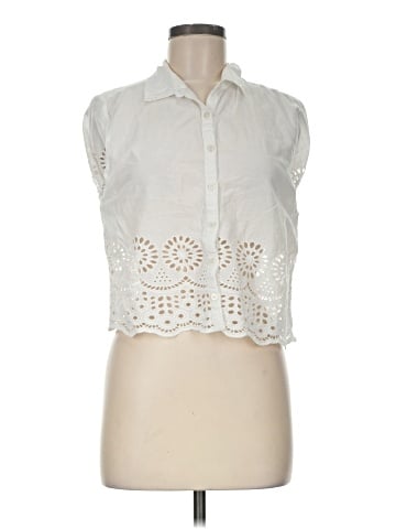 Forever 21 Sleeveless Button-Down Shirt (view 1)