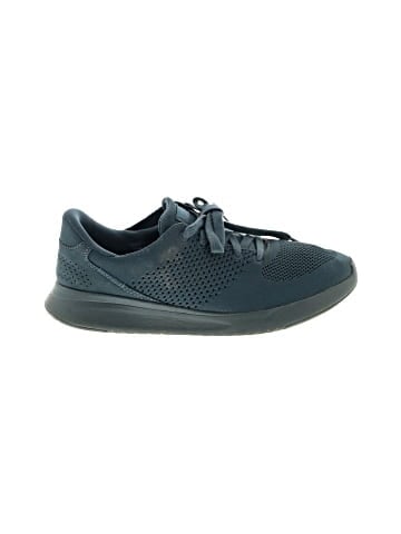 KIZIK Sneakers (view 1)