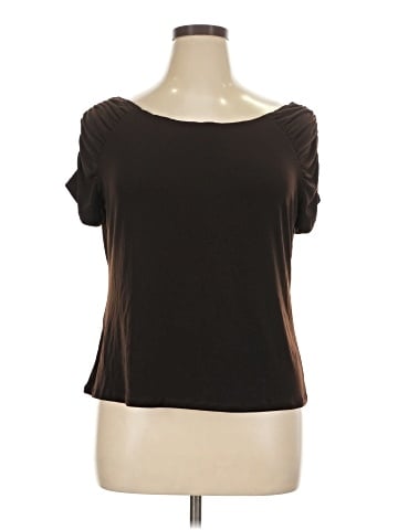 Monroe and Main Short Sleeve Top (view 1)