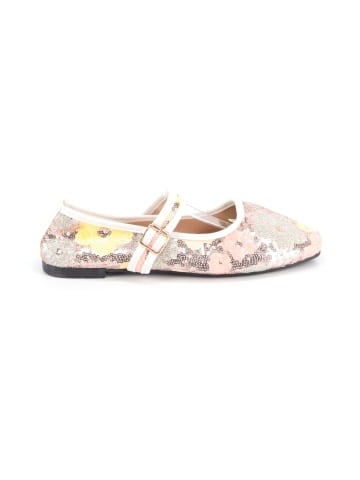 Unbranded Flats (view 1)