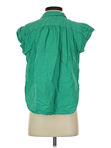 Gap Sleeveless Button-Down Shirt (view 2)