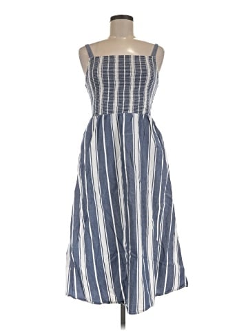 Old Navy Casual Dress (view 1)