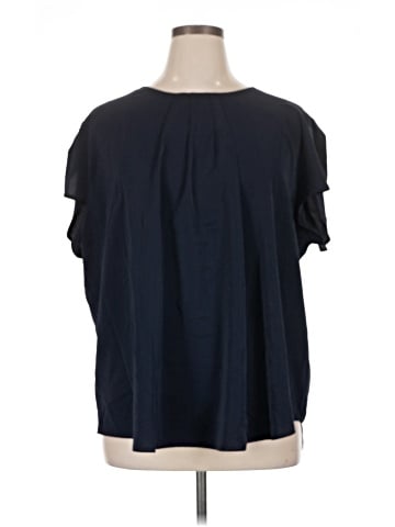 Dokotoo Short Sleeve Top (view 1)