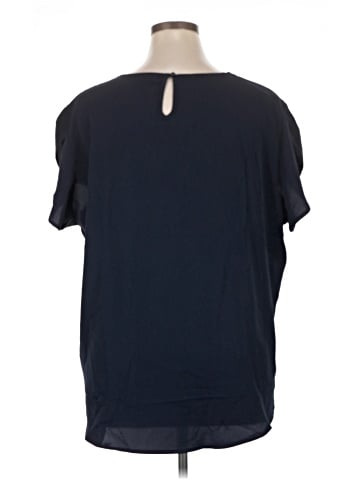 Dokotoo Short Sleeve Top (view 2)