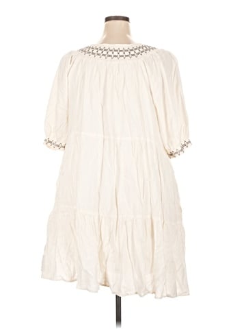Old Navy Casual Dress (view 2)