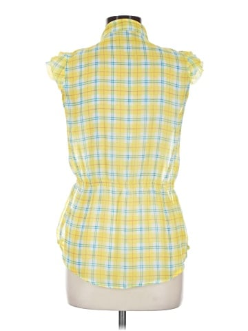 Romeo & Juliet Couture Sleeveless Blouse (view 2)