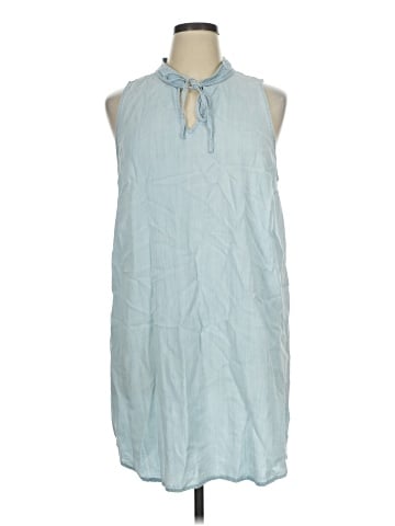Chelsea & Theodore Casual Dress (view 1)