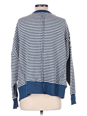 American Eagle Outfitters Pullover Sweater (view 2)