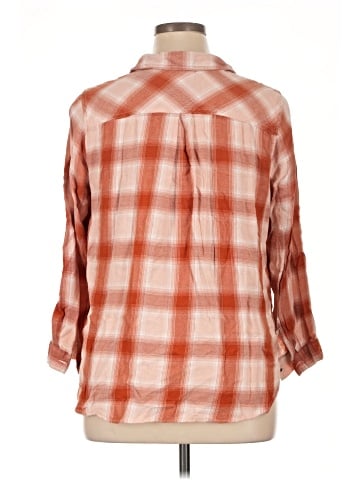 Terra & Sky 3/4 Sleeve Button-Down Shirt (view 2)
