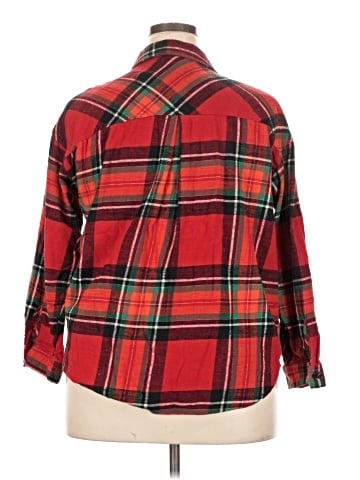 Maurices Long Sleeve Button-Down Shirt (view 2)