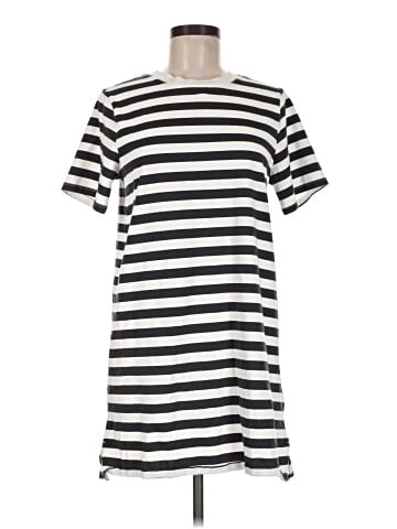 Old Navy Casual Dress (view 1)
