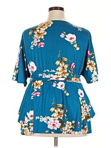 Kiyonna Short Sleeve Top (view 2)