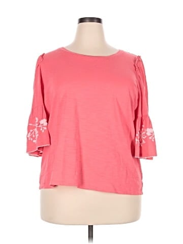 Crown & Ivy 3/4 Sleeve Top (view 1)