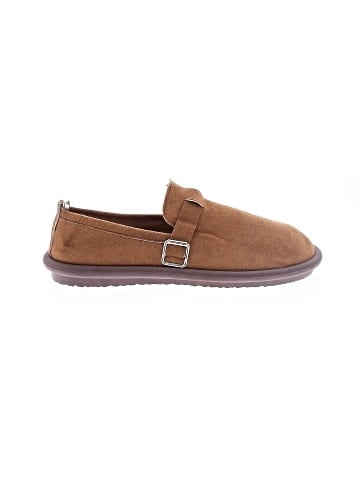 Unbranded Flats (view 1)