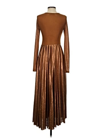 Urban Outfitters Casual Dress (view 2)