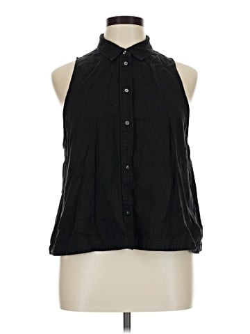 Gap Sleeveless Button-Down Shirt (view 1)