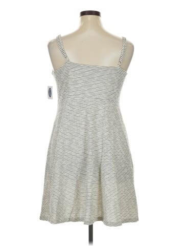 Old Navy Casual Dress (view 2)