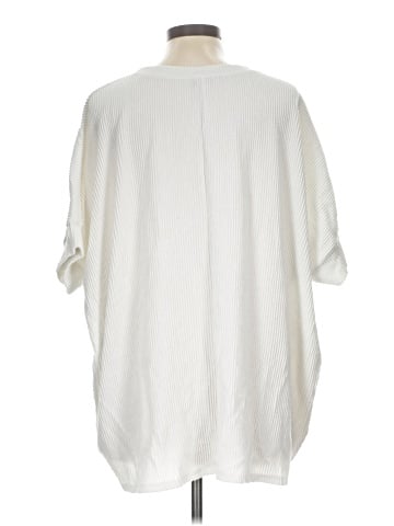 Discount Divas 3/4 Sleeve Top (view 2)