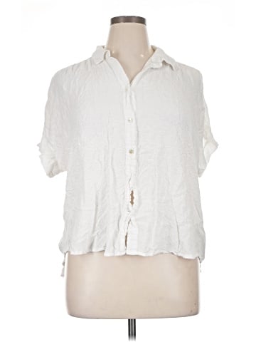 Jane and Delancey Short Sleeve Blouse (view 1)