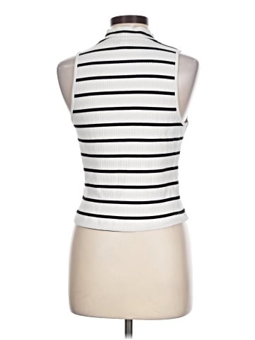 Old Navy Sleeveless T-Shirt (view 2)