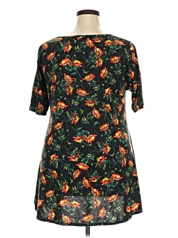 Lularoe Short Sleeve Blouse (view 2)