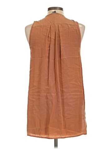 Vince. Sleeveless Silk Top (view 2)