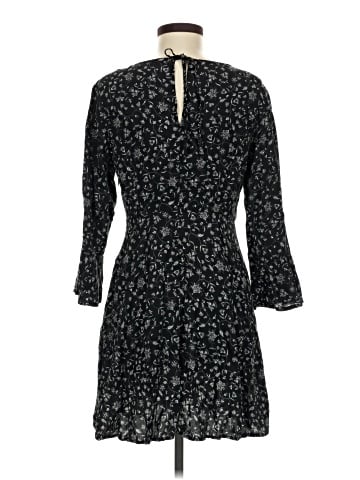 Old Navy Casual Dress (view 2)