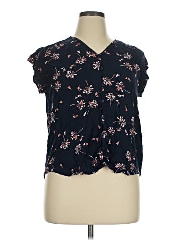 Liz Claiborne Short Sleeve Blouse (view 1)