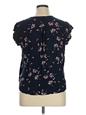 Liz Claiborne Short Sleeve Blouse (view 2)
