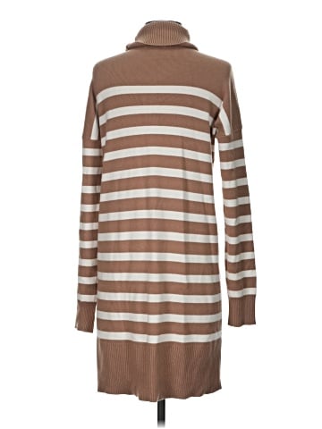 Saks Fifth Avenue Casual Dress (view 2)