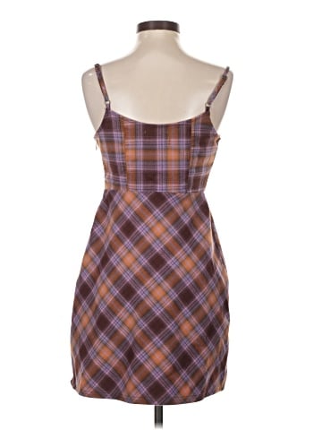 Urban Outfitters Casual Dress (view 2)
