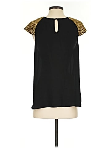 Romeo & Juliet Couture Short Sleeve Top (view 2)