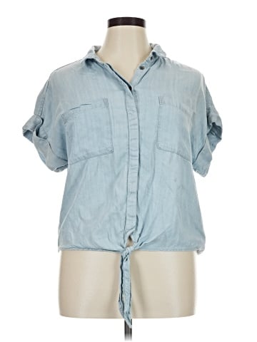 Velvet Heart Short Sleeve Button-Down Shirt (view 1)