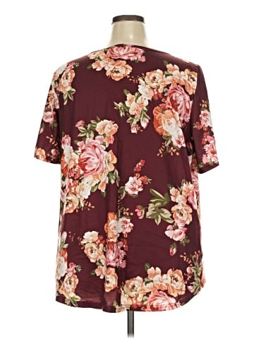 BLOOMCHIC Short Sleeve T-Shirt (view 2)