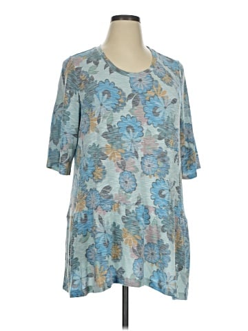 LOGO by Lori Goldstein 3/4 Sleeve T-Shirt (view 1)