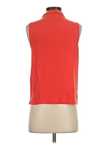 Babaton Sleeveless T-Shirt (view 2)