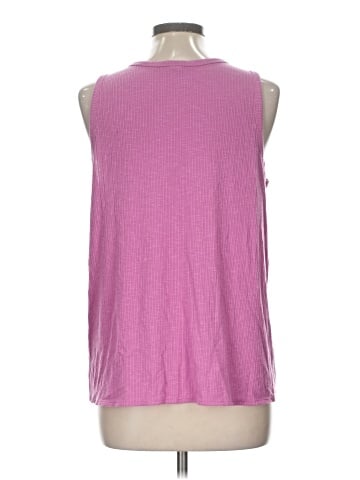 Old Navy Sleeveless T-Shirt (view 2)