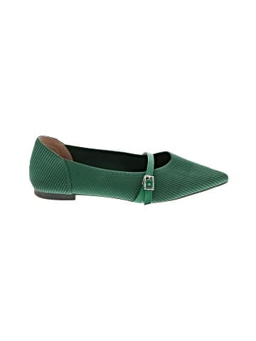 Unbranded Flats (view 1)