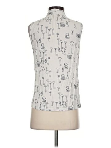 CAbi Sleeveless T-Shirt (view 2)