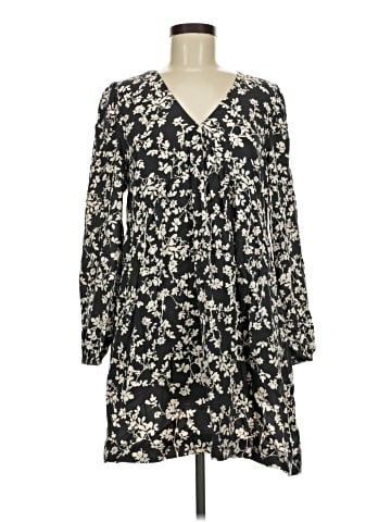 Old Navy Casual Dress (view 1)
