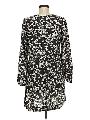 Old Navy Casual Dress (view 2)
