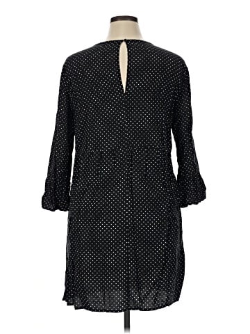 Old Navy Casual Dress (view 2)