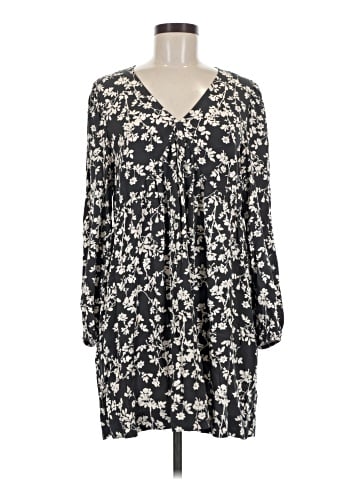 Old Navy Casual Dress (view 1)