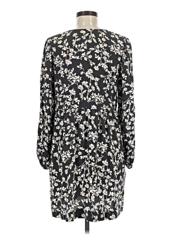Old Navy Casual Dress (view 2)