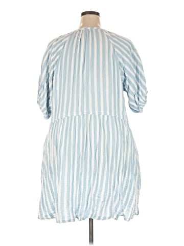Old Navy Casual Dress (view 2)