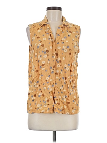 Sag Harbor Sleeveless Button-Down Shirt (view 1)