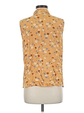 Sag Harbor Sleeveless Button-Down Shirt (view 2)