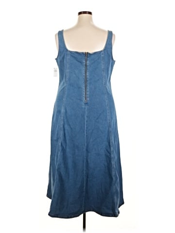 Old Navy Casual Dress (view 2)
