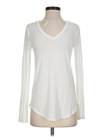 Old Navy Long Sleeve T-Shirt (view 1)